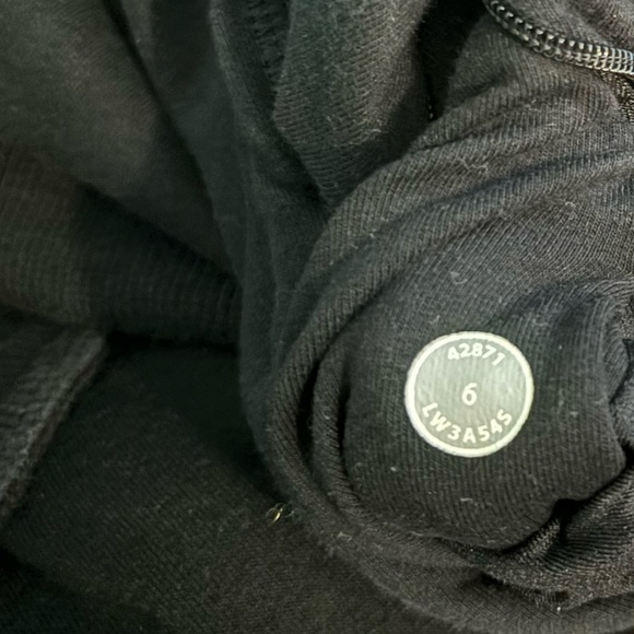 Lululemon Womens 6 Cowl Neck Double Front Zippered Pocket Black Sweatshirt - Picture 5 of 10